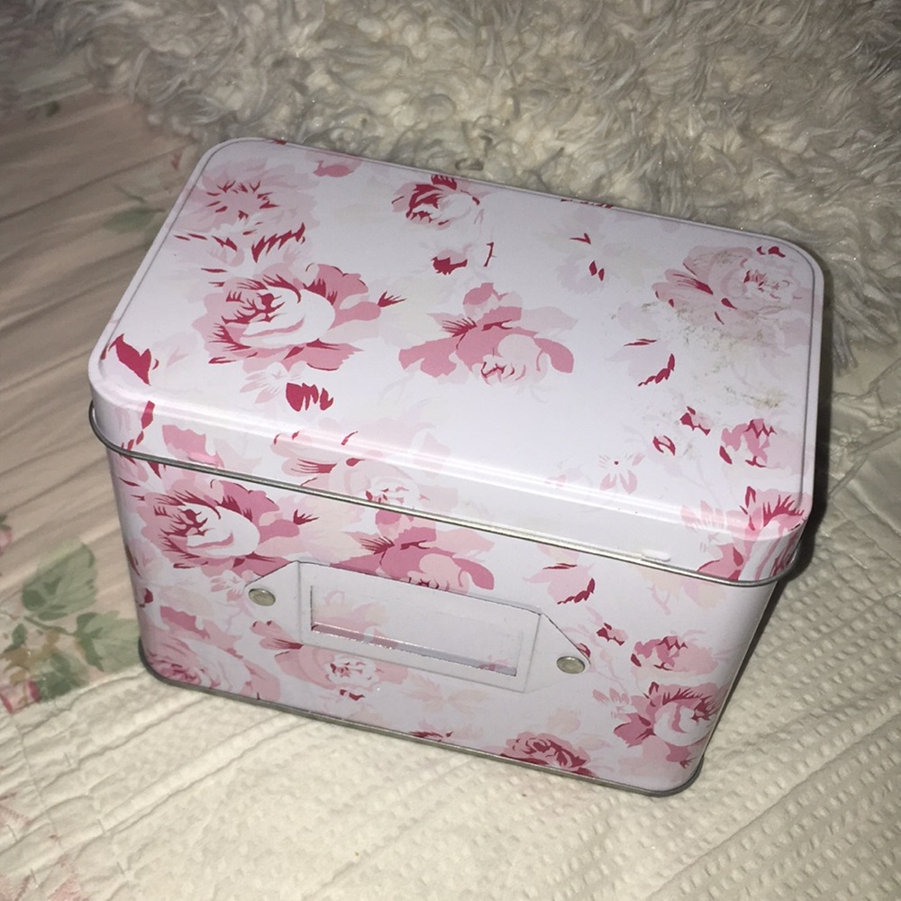 Recipe box w/ cards
